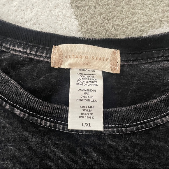 Altar’d State Wander and Roam Joshua Tree Acid Wash Tee in Size L/XL - Picture 7 of 7